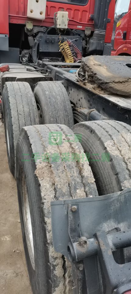 出售17年7月悍V375馬力濰柴雙驅牽引車，全保險，車況精品，原版無磕碰
