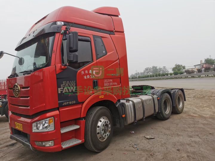 出售原版原漆全車鋁圈，免維護(hù)橋J6P/500馬力牽引車輪胎九成新