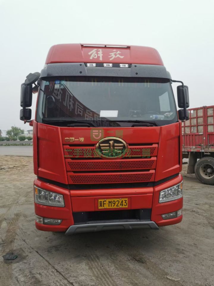 出售原版原漆全車鋁圈，免維護(hù)橋J6P/500馬力牽引車輪胎九成新
