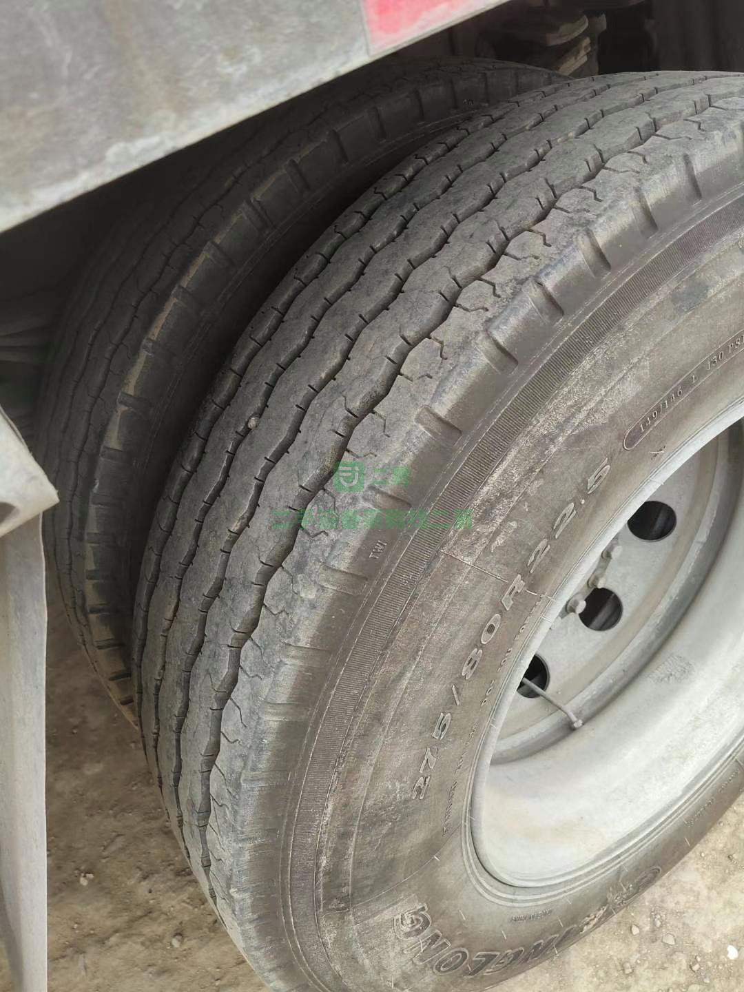 出租精品國五六米八龍V240馬力十檔高頂雙臥載貨車
