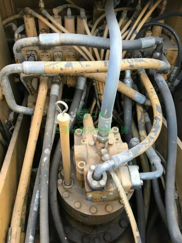 出售二手八成新的挖掘機卡特320D