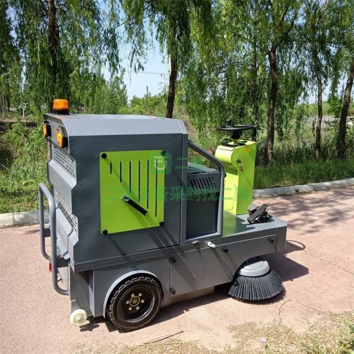 出售九成新的九鼎萊特1400型電動掃地車