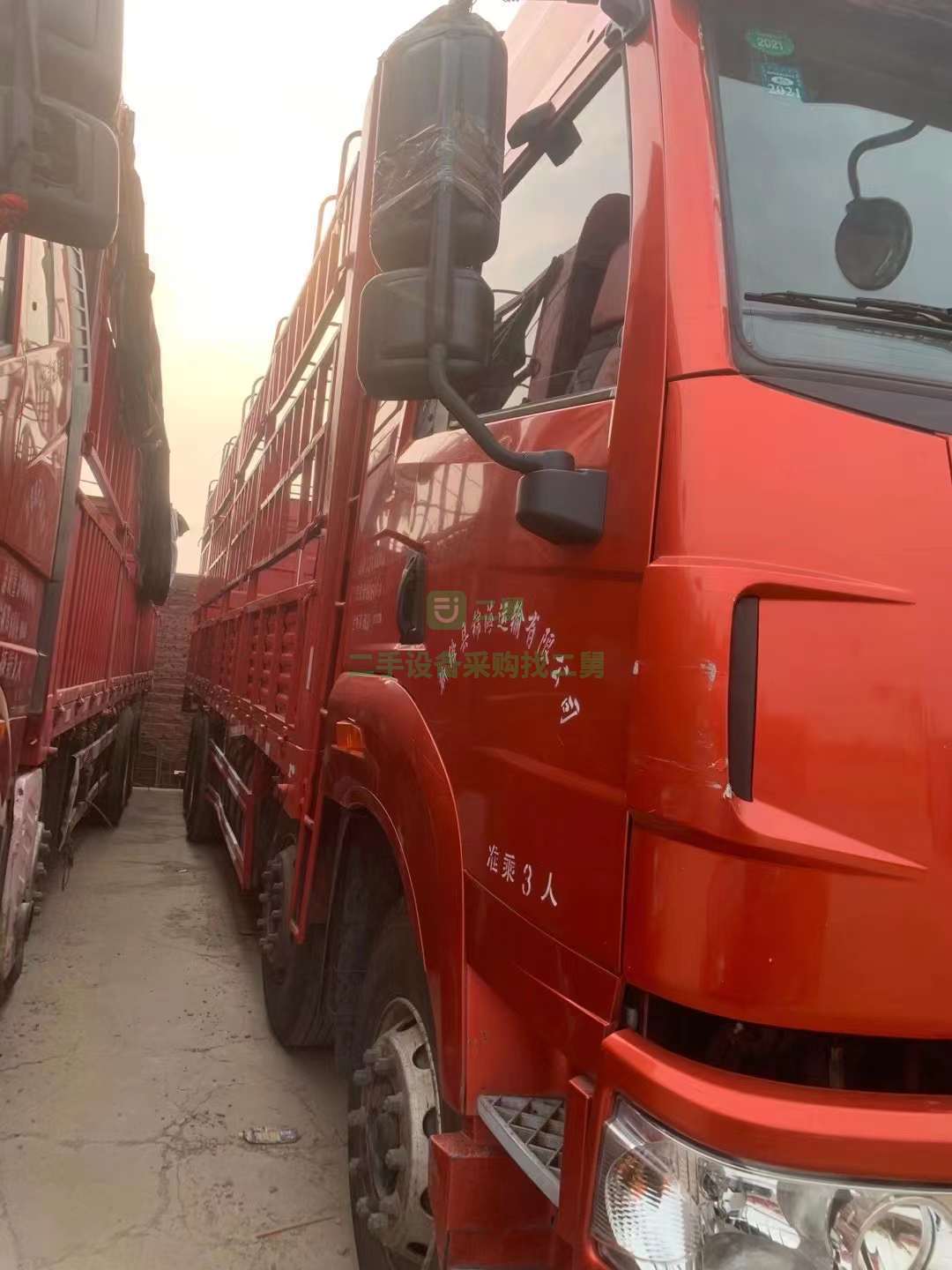 出租解放途V350馬力錫柴動力國四前四后八高欄九米六載貨車