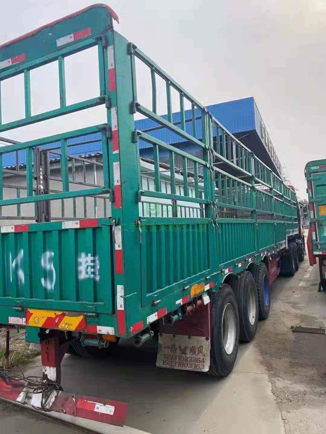 出售精品一臺18年9月威正半掛車，13米高低板下翻門掛車