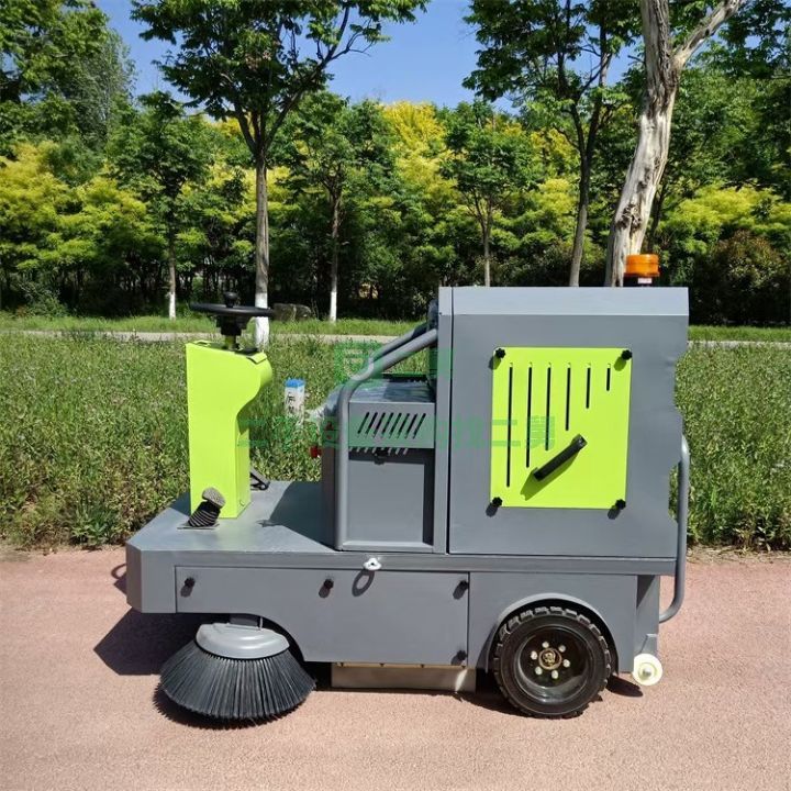 出售九成新的九鼎萊特1400型電動掃地車