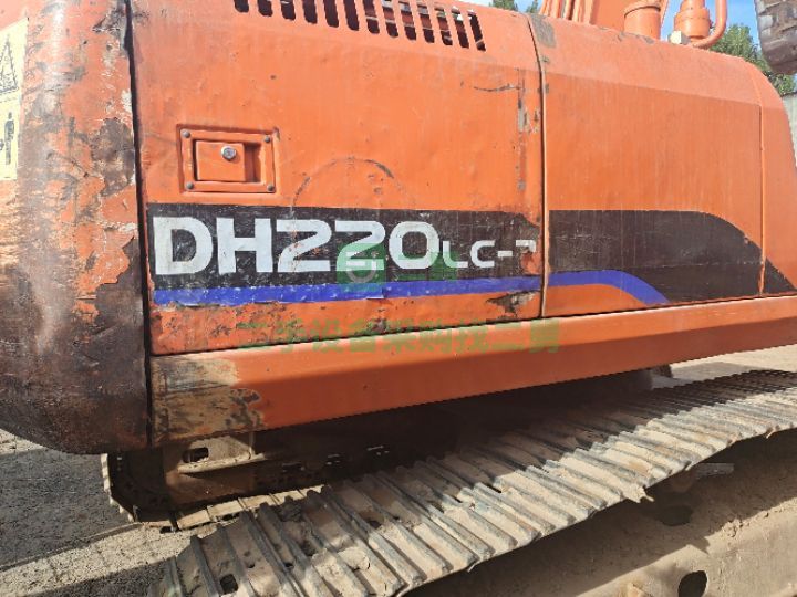 河北出售二手八成新的10年斗山220－7挖掘機(jī)