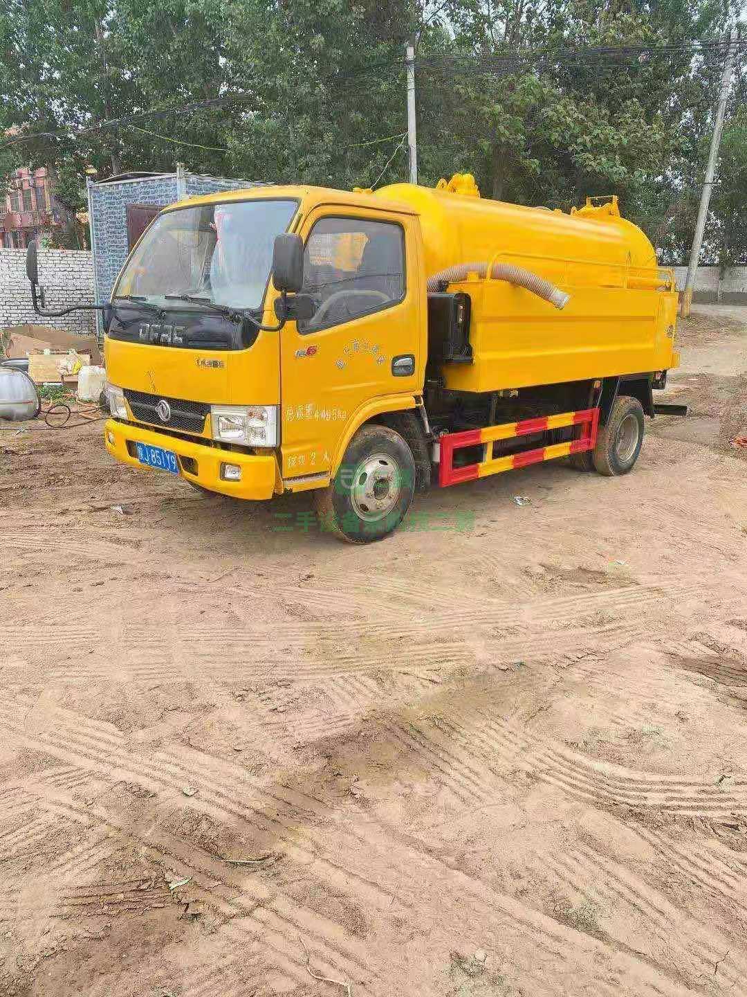 新到一臺4+2藍牌清洗吸污車，18年4月剛審完車買完保險