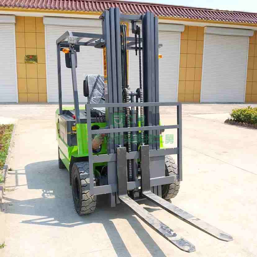 山東出售九成新的新能源DdCc電動叉車1-3噸
