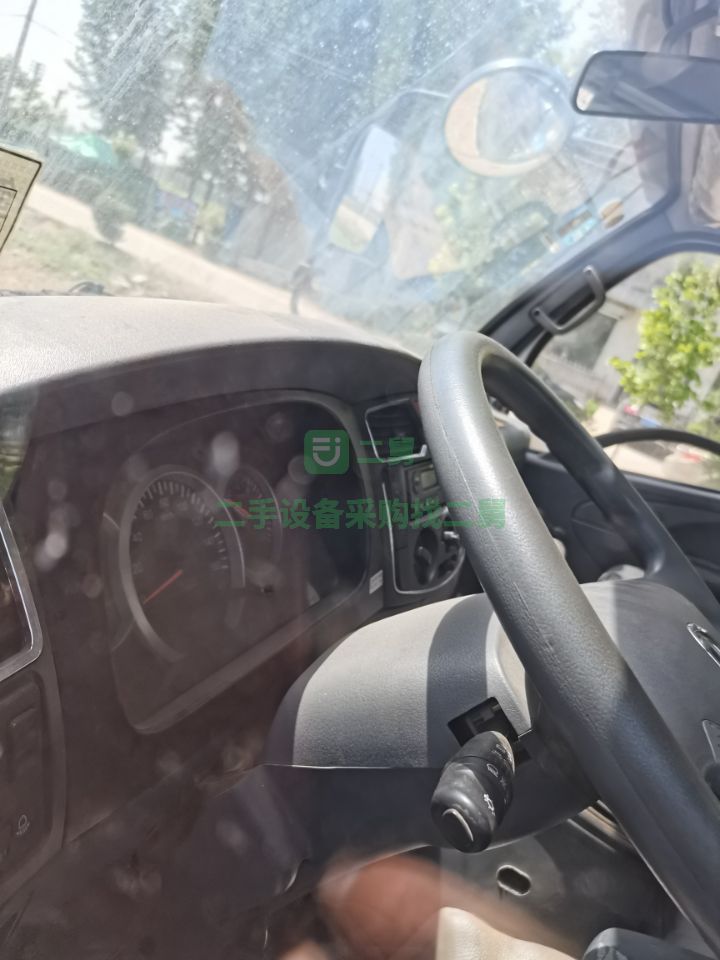 出售九成新的東風8方掃路車，車況好價格低