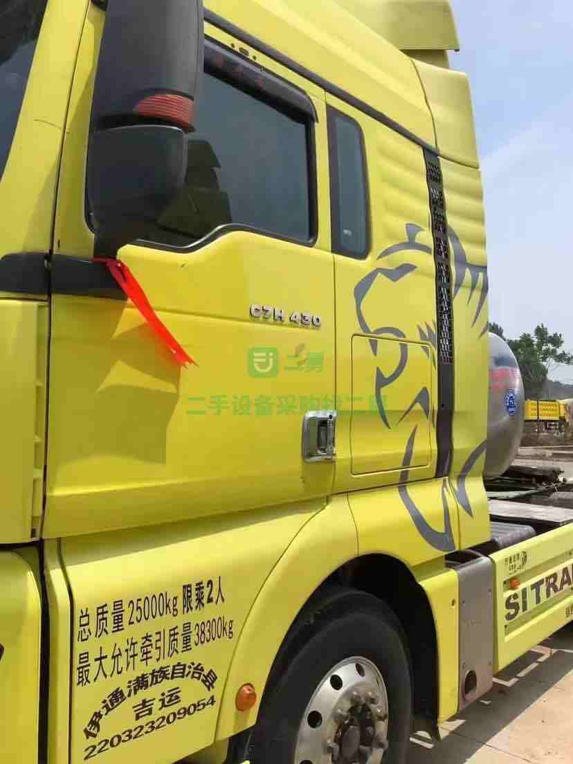 出售17年8月汕德卡430馬力牽引車，天然氣車，LNG的，995的大罐，雙驅輕體國五排放，帶原車液緩