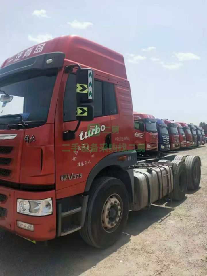出售二手八成新的捍衛(wèi)375馬力牽引車，國(guó)五排放，濰柴發(fā)動(dòng)機(jī)法士特變速箱