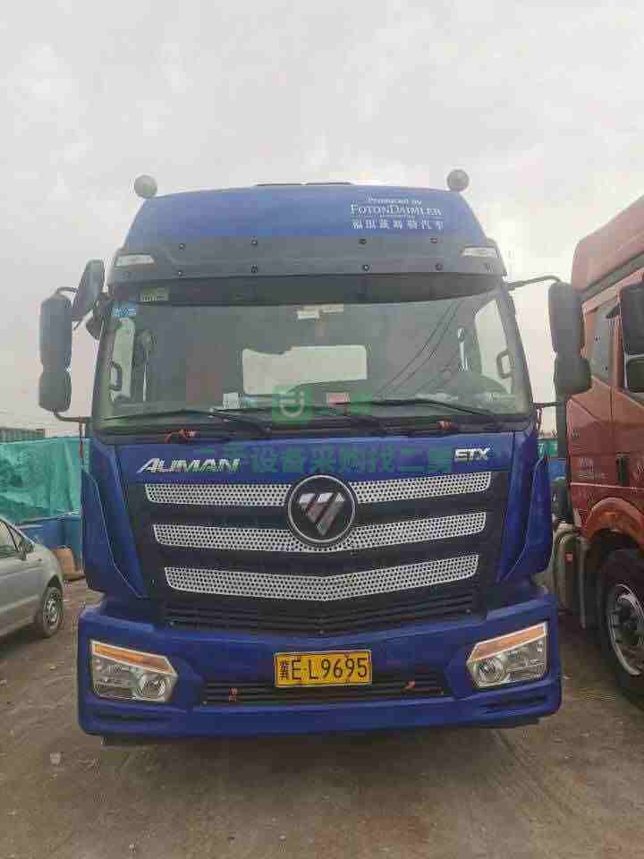 出售二手半掛車歐曼新款400馬力牽引車
