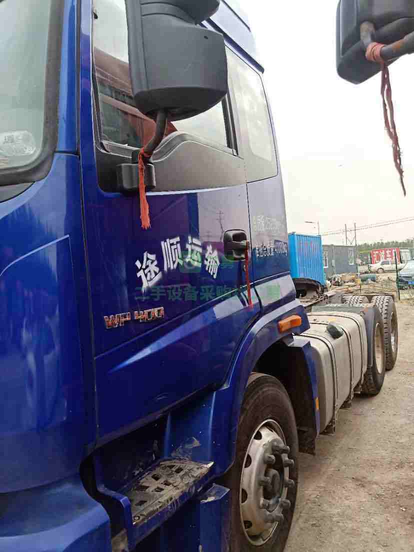 出售二手半掛車歐曼新款400馬力牽引車