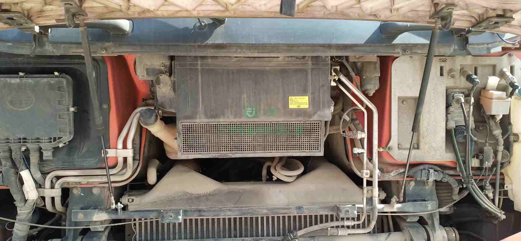 出售一輛18年4月解放JH6，420馬力牽引車，車況精品