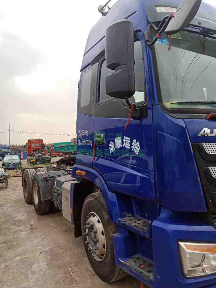 出售二手半掛車歐曼新款400馬力牽引車