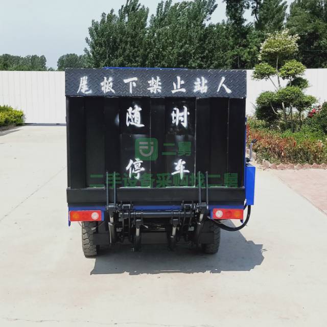 山東出售二手九成新的液壓尾板垃圾車