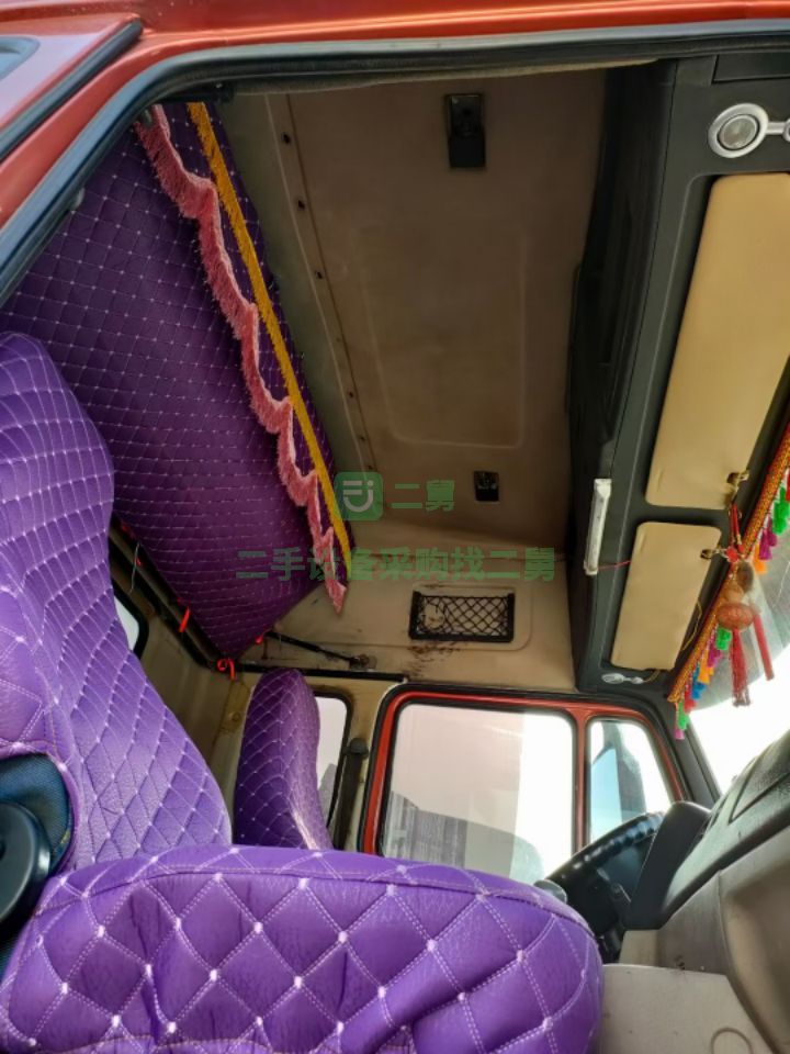 出售17年的浩瀚雙驅輕體國五排放LNG的牽引車