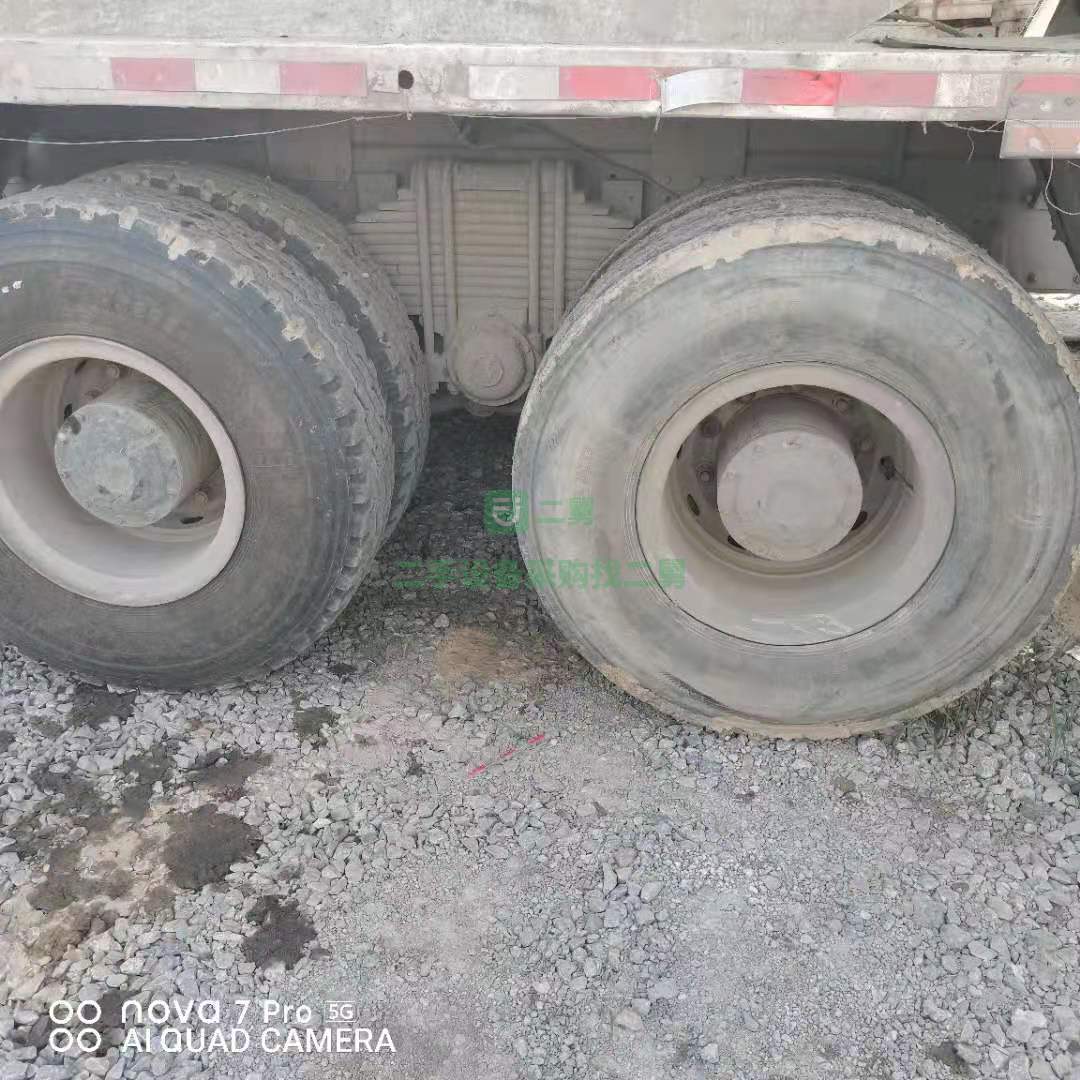 出售一臺(tái)16年底國(guó)四德龍攪拌車(chē)，濰柴發(fā)動(dòng)機(jī)，375馬力