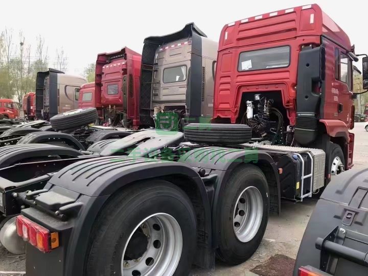 出售20年的德龍M3000S/460馬力牽引車，整車自重7.8噸 濰柴發(fā)動(dòng)機(jī)，法士特變速箱，漢德后橋