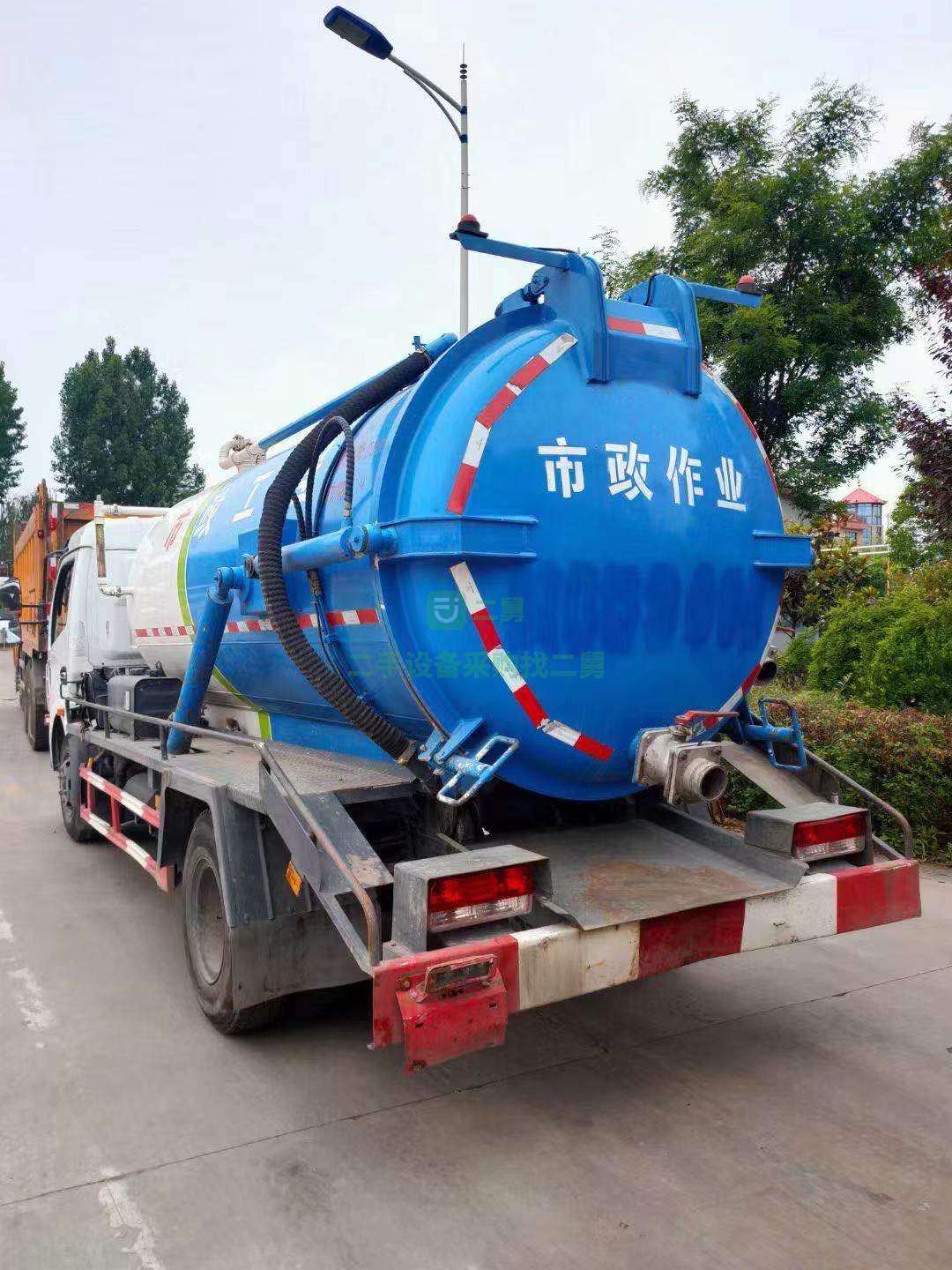 預(yù)售國(guó)五東風(fēng)多利卡9立產(chǎn)方吸污車