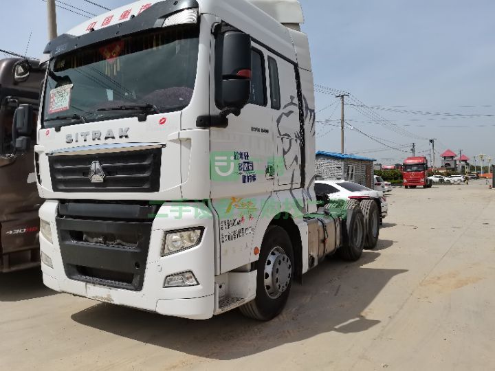 出售17年的精品汕德卡540馬力帶液緩牽引車