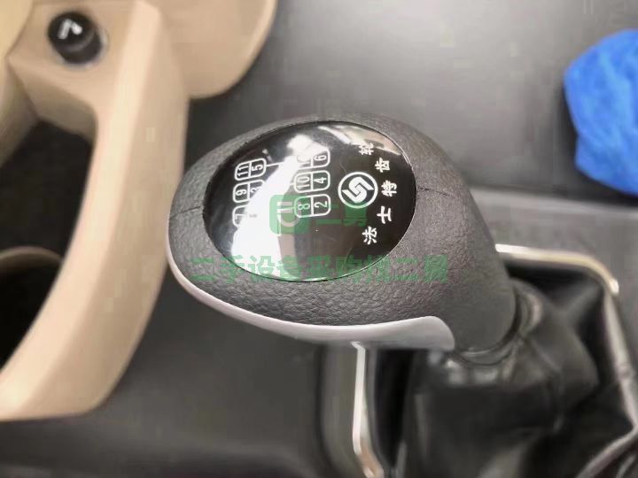 出售20年的德龍M3000S/460馬力牽引車，整車自重7.8噸 濰柴發(fā)動(dòng)機(jī)，法士特變速箱，漢德后橋