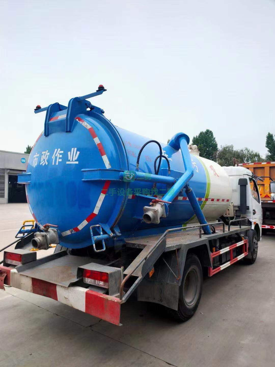 預(yù)售國(guó)五東風(fēng)多利卡9立產(chǎn)方吸污車