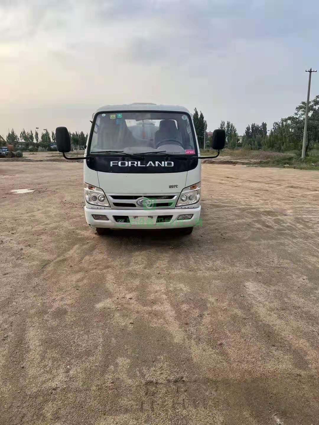 出售一臺3立方二手灑水車，精品車況改裝全新罐體