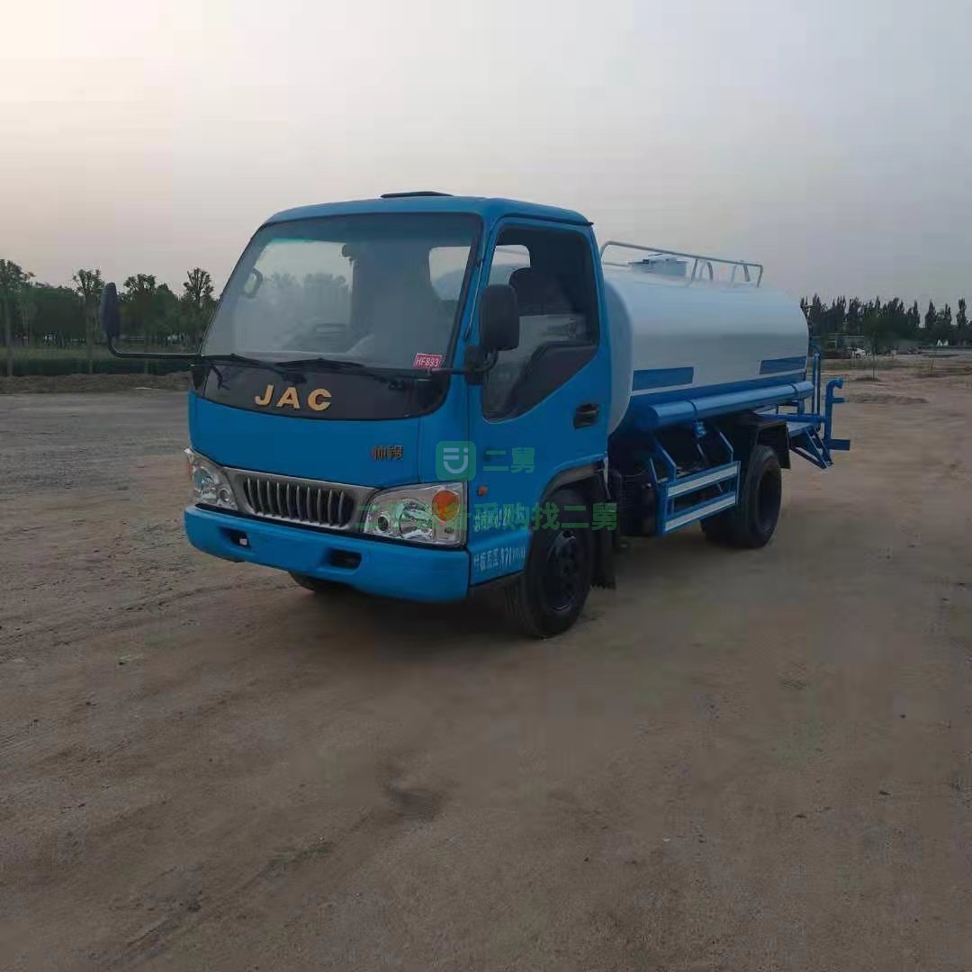 出售一臺二手東風福瑞卡，5立方灑水車，全新罐體大功率灑水泵