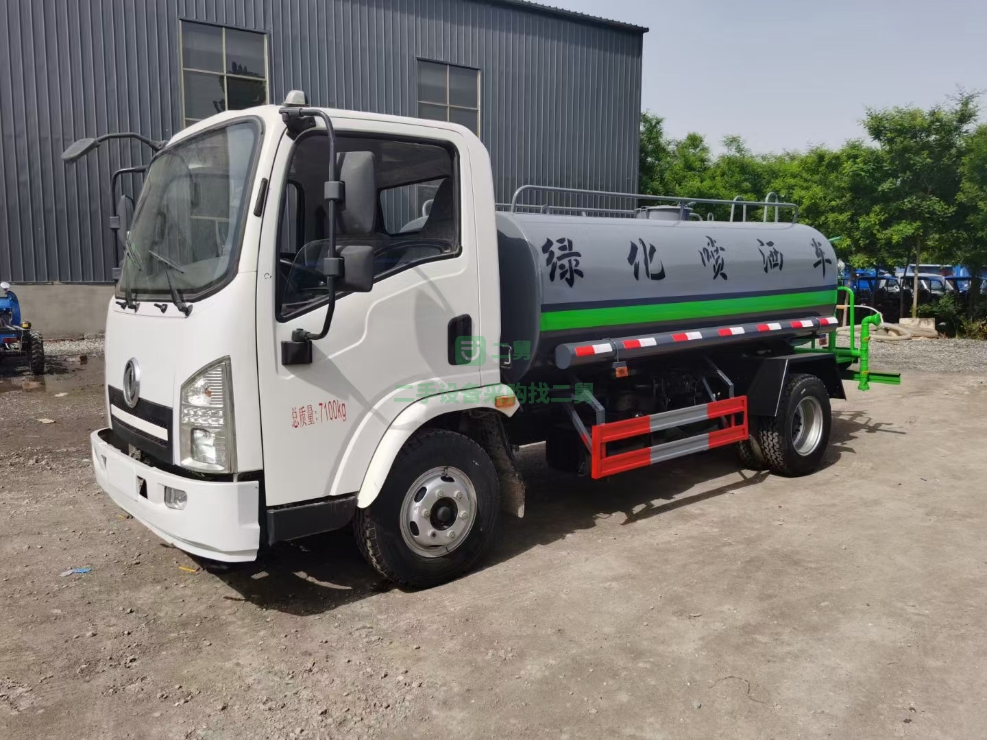 出售東風庫存全新5立方灑水車，發動機安徽徽柴490