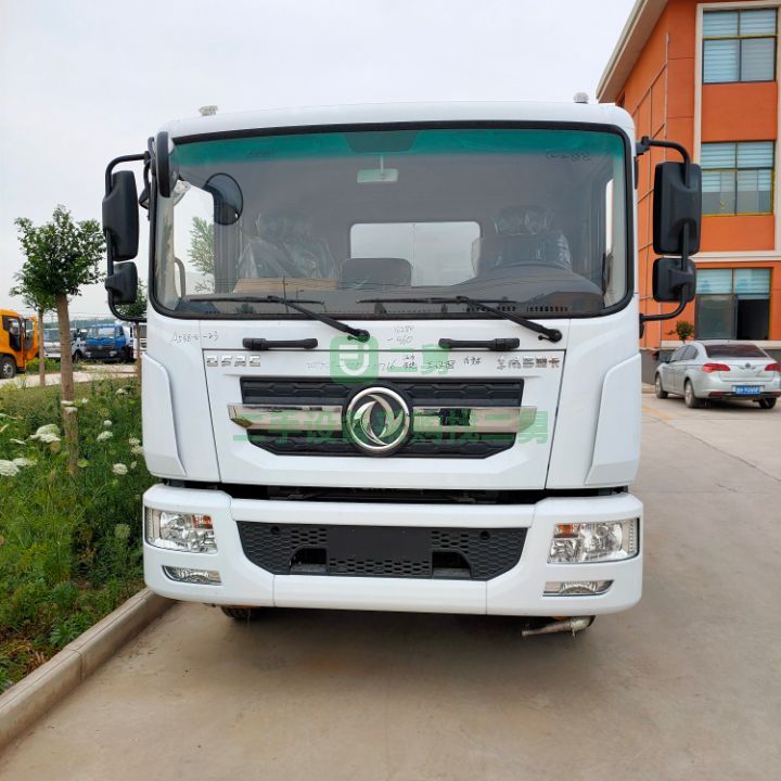 出售國六東風多利卡D9大型霧炮灑水車