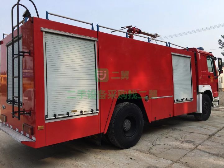 河北出售二手九成新的豪沃336馬力消防車