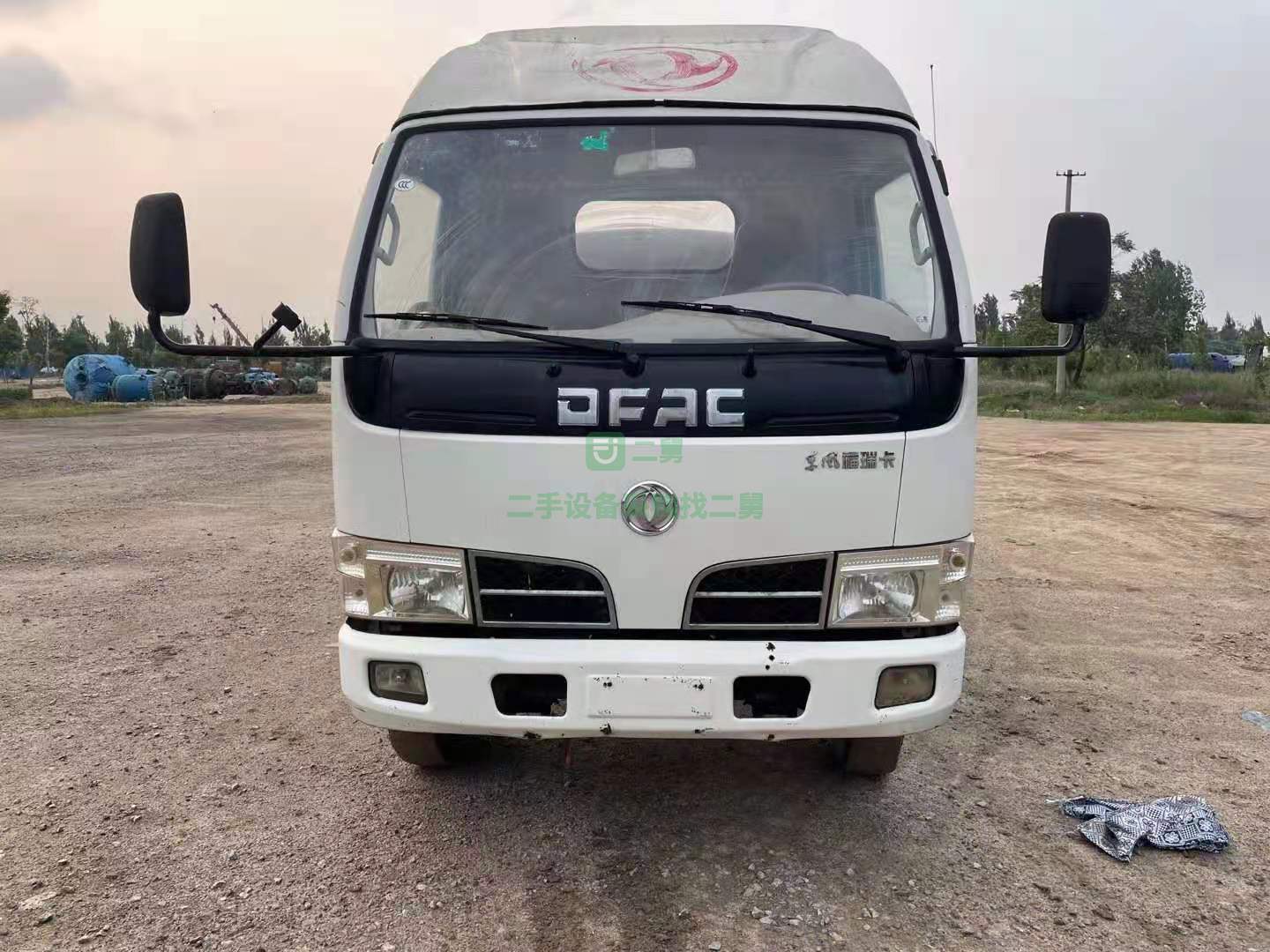 出售二手東風福瑞卡，5立方灑水車700-16輪胎