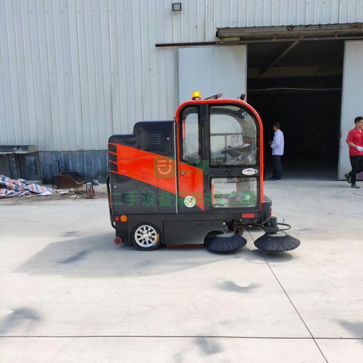 電動(dòng)掃地車(chē)清掃車(chē)