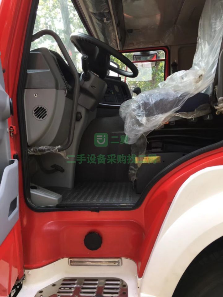 河北出售二手九成新的豪沃336馬力消防車