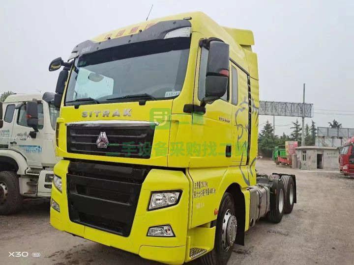 出售二手九成新的汕德卡540馬力帶液緩牽引車