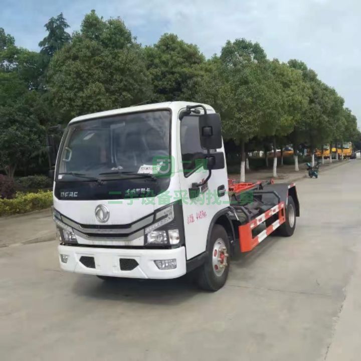 出售國六東風(fēng)底牌五立方勾臂垃圾車全柴發(fā)動機(jī)