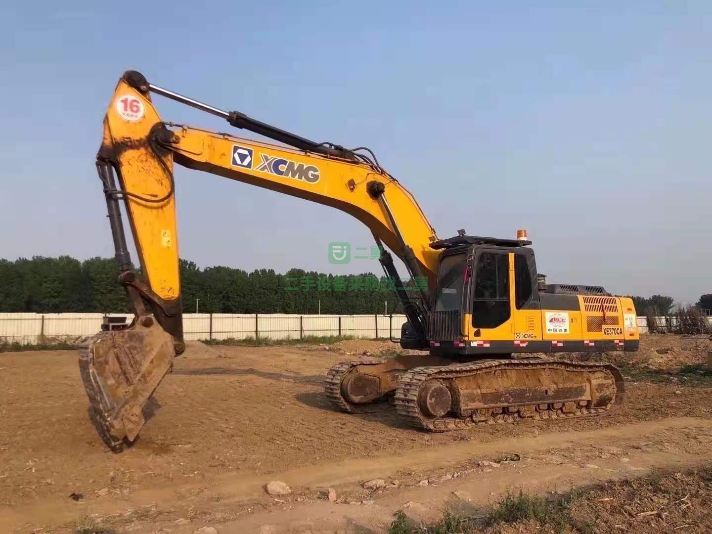 出售一臺(tái)16年7000小時(shí)挖掘機(jī)，價(jià)格美麗