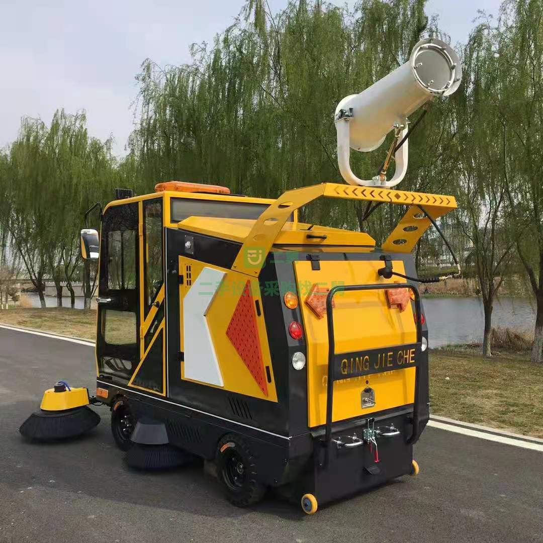 出售一臺三輪大款多功能掃地車