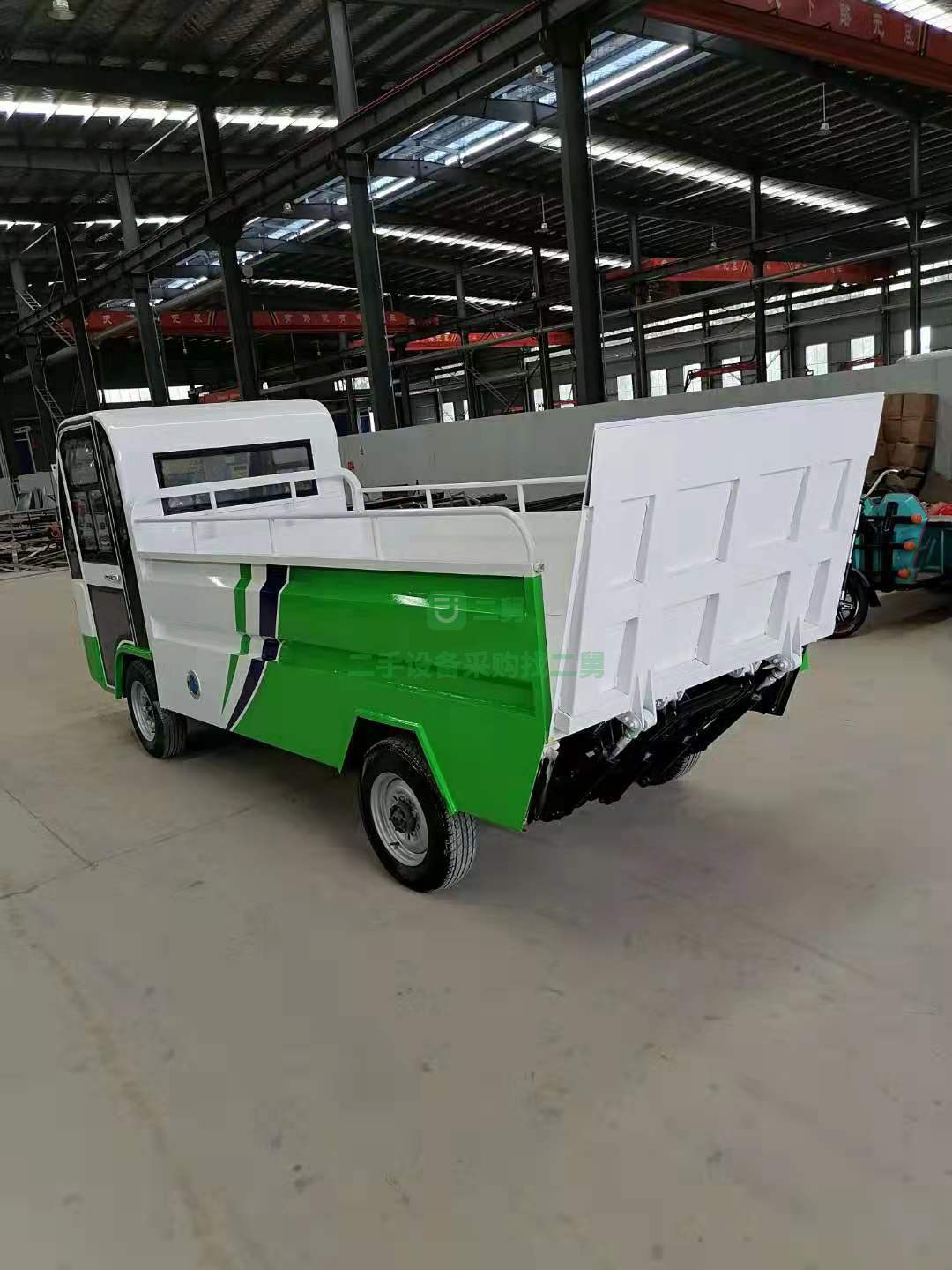 出售電動(dòng)四輪八桶垃圾運(yùn)輸車30公里左右