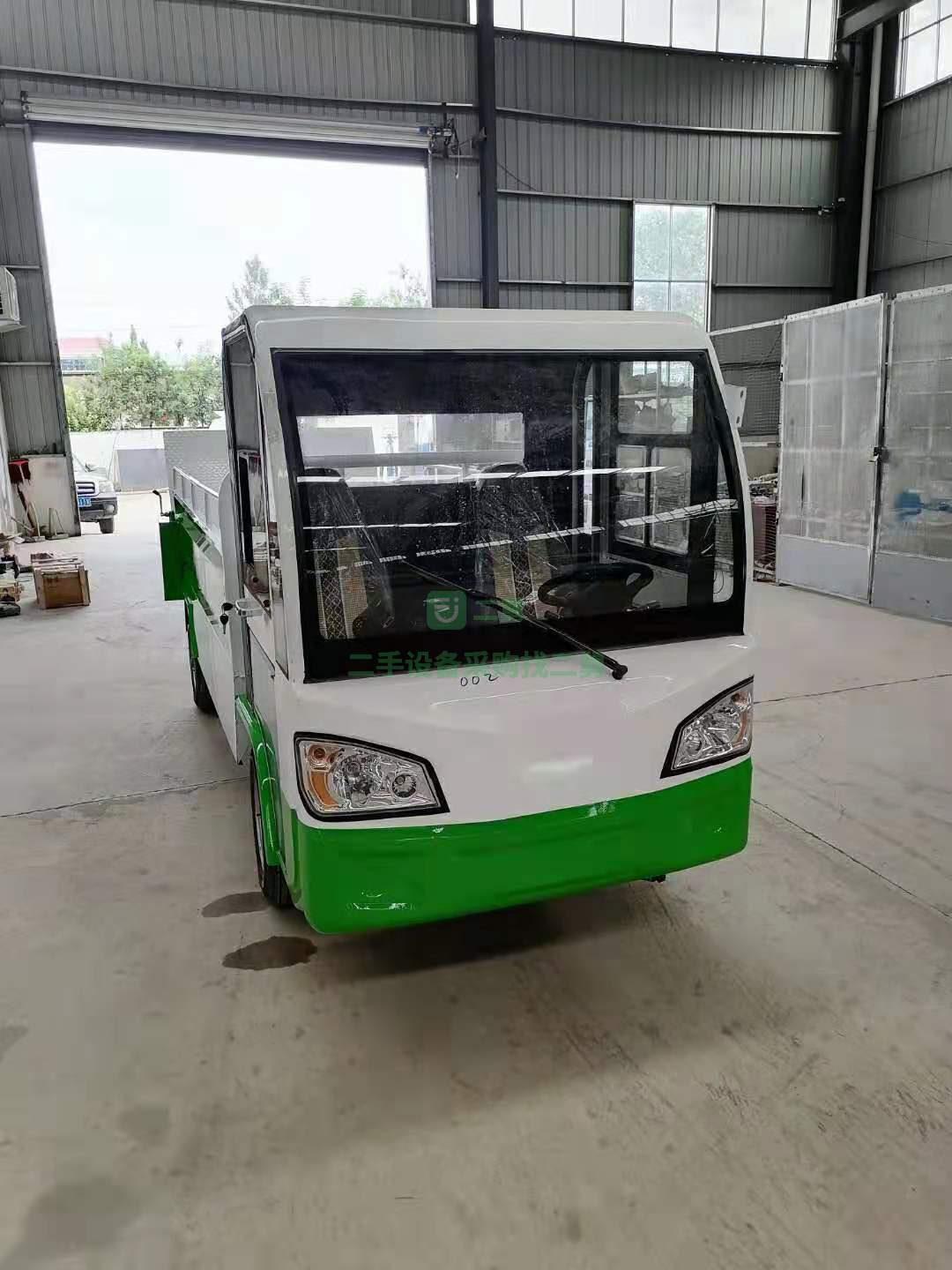 出售電動(dòng)四輪八桶垃圾運(yùn)輸車30公里左右