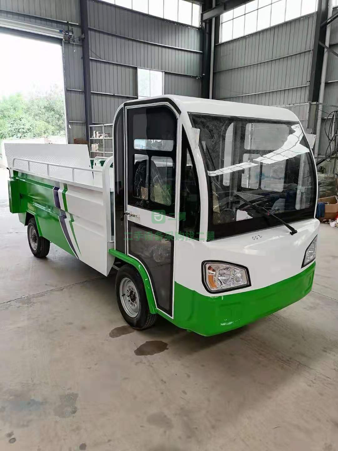 出售電動(dòng)四輪八桶垃圾運(yùn)輸車30公里左右