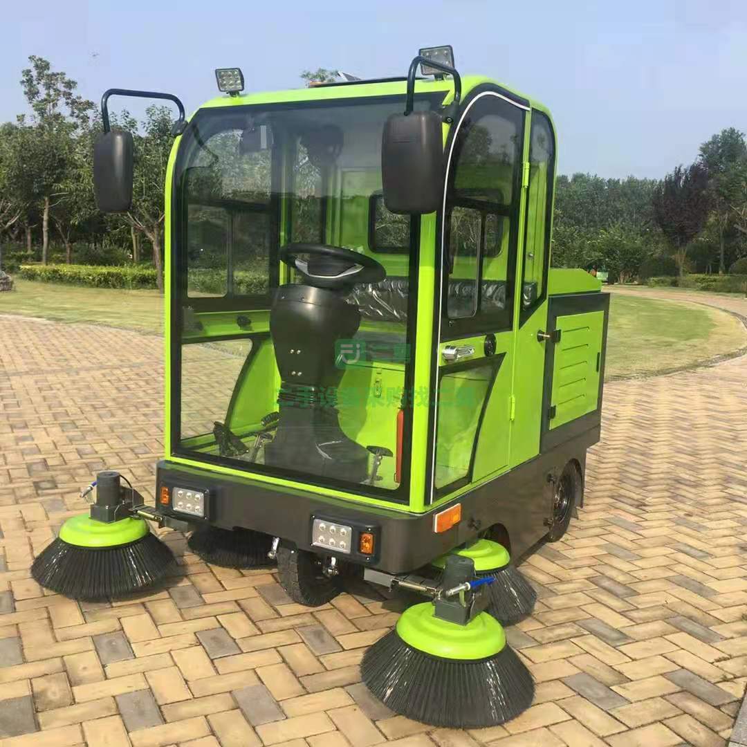 出售一臺封閉5刷款掃地車 全車采用鈑金材質