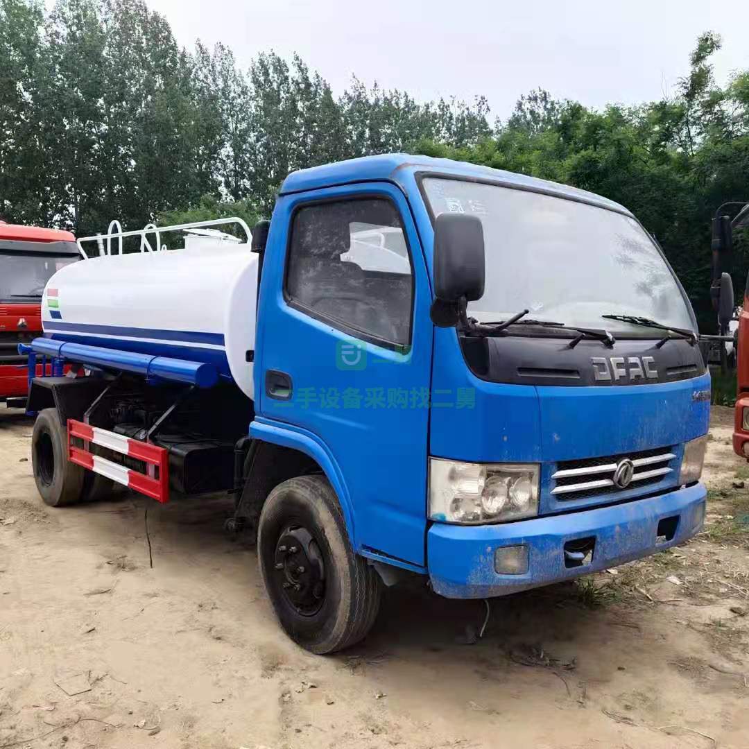 出售一臺5立方二手灑水車功能齊全，精品車況改裝全新罐體