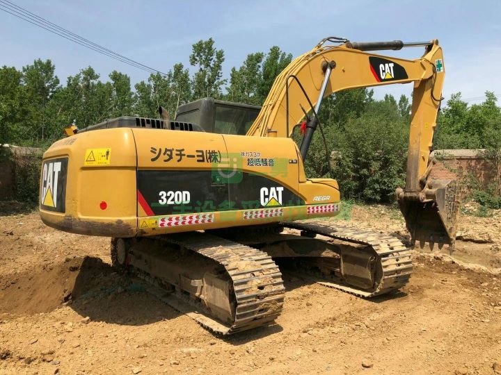 出售13年的卡特320挖掘機，全車原版性能無敵怠速頂車輕飄飄內臟干爽