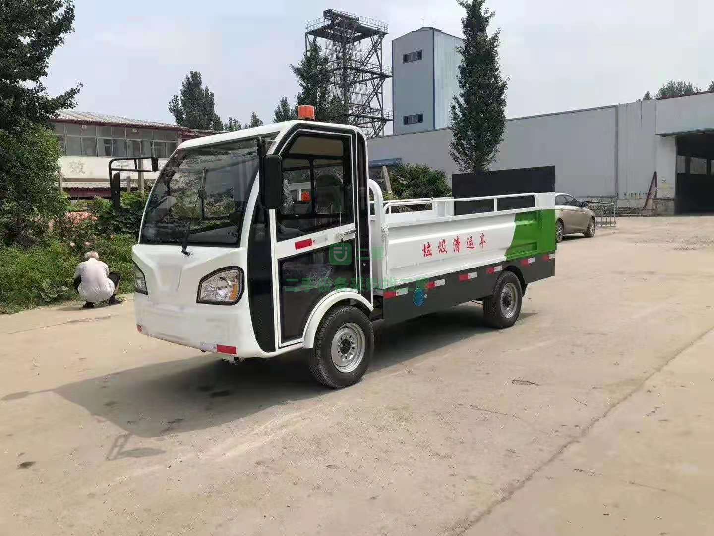 出售電動(dòng)四輪八桶垃圾運(yùn)輸車30公里左右