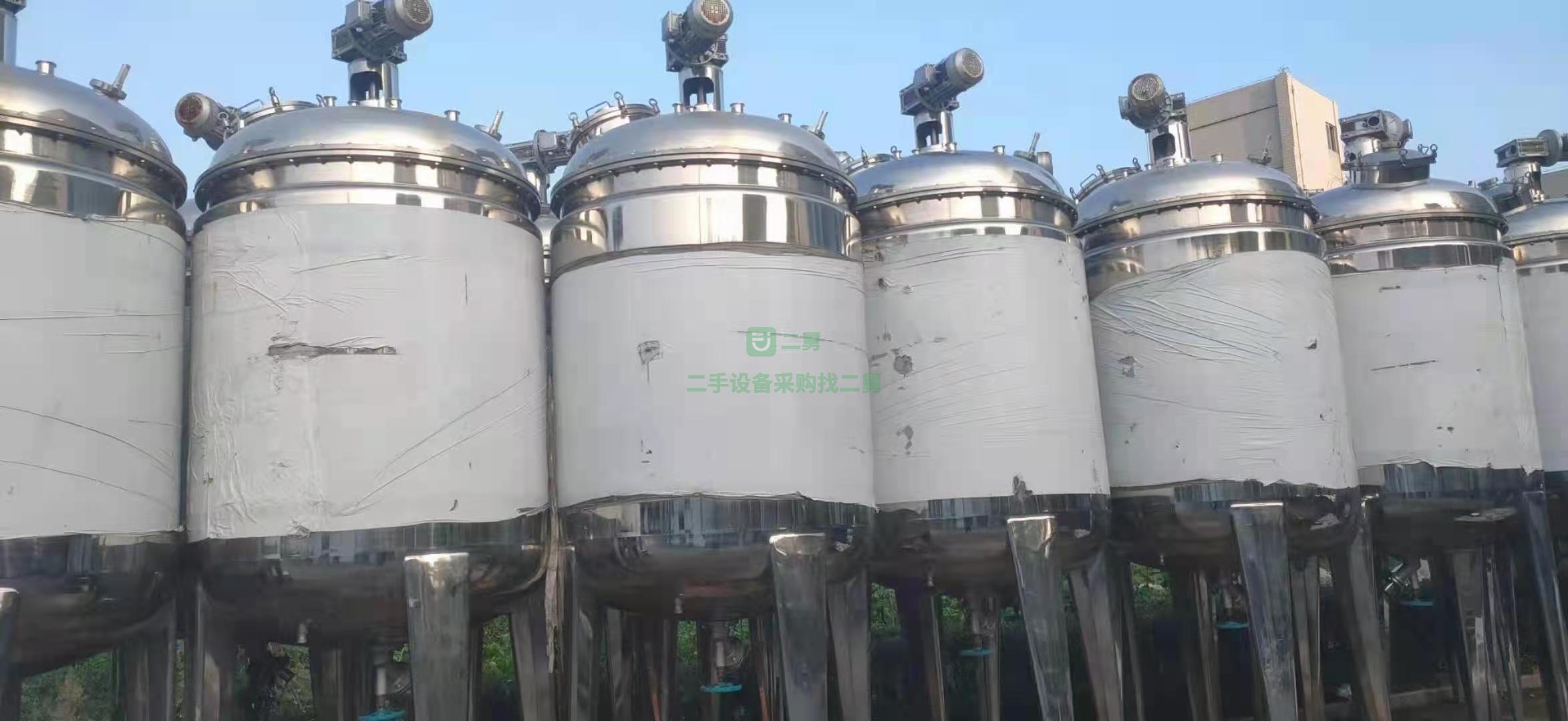 現(xiàn)貨出售二手九成新的搪瓷反應(yīng)釜
