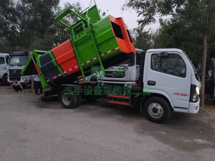 出售東風國六側裝壓縮垃圾車液壓后門