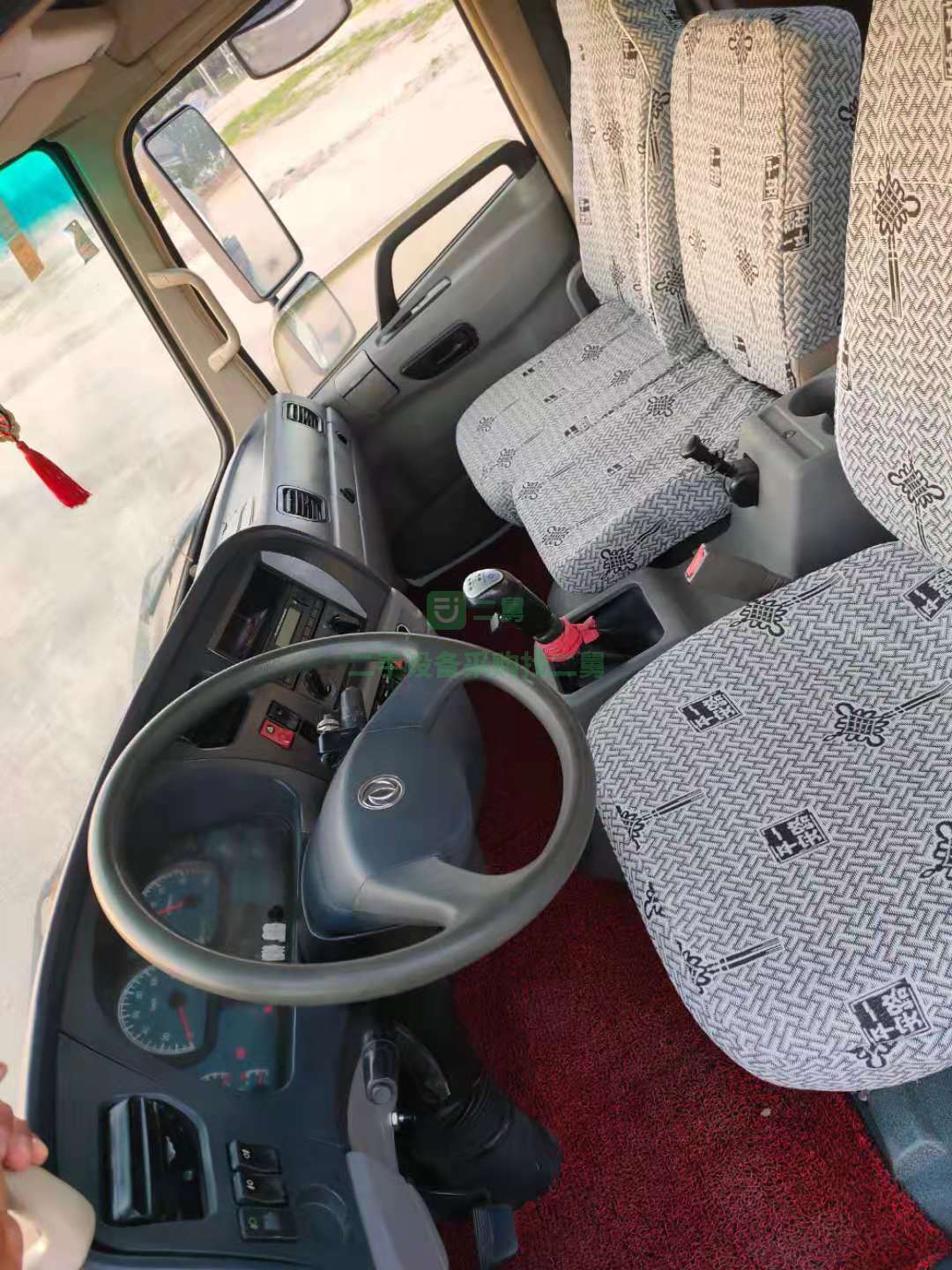 出售東風(fēng)底盤12方灑水車