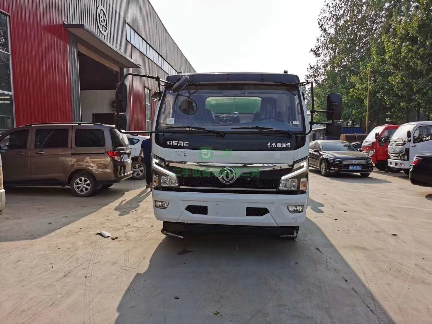 出售一臺東風福瑞卡8方灑水車，云內發動機150馬力